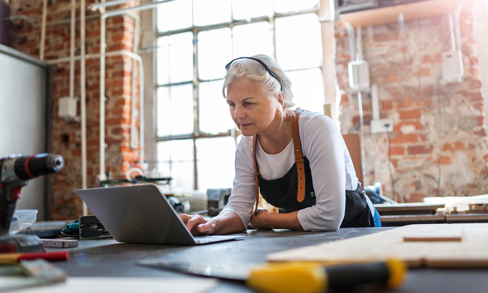 959215402 Making a credit card payment on the phone